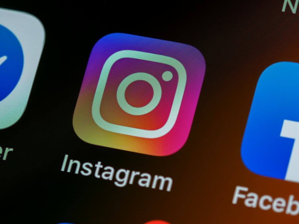 Εικονίδιο Instagram σε οθόνη smartphone